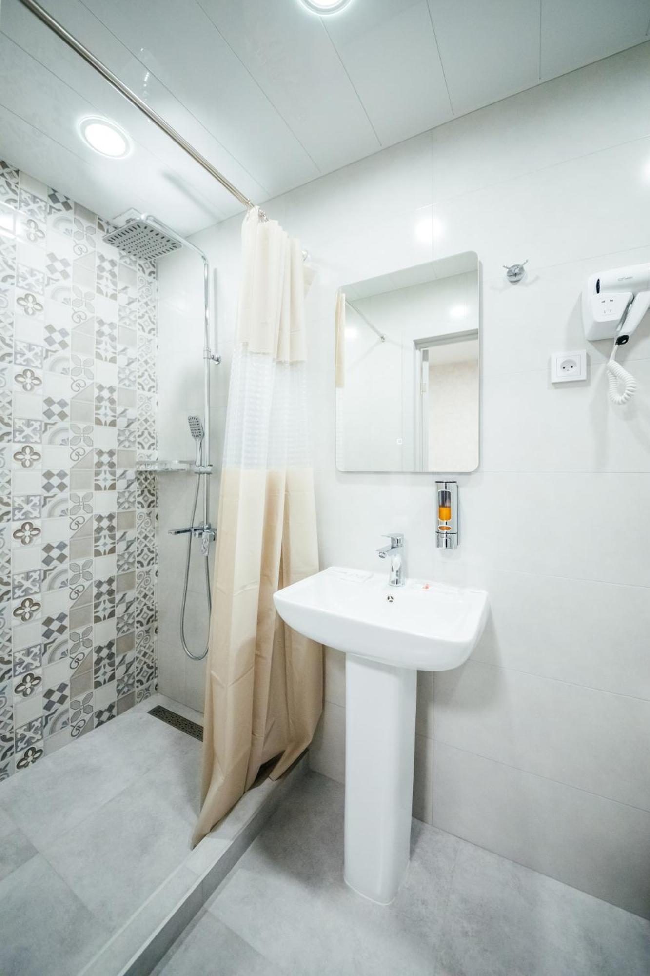 Chief Hotel Ґюмрі Екстер'єр фото