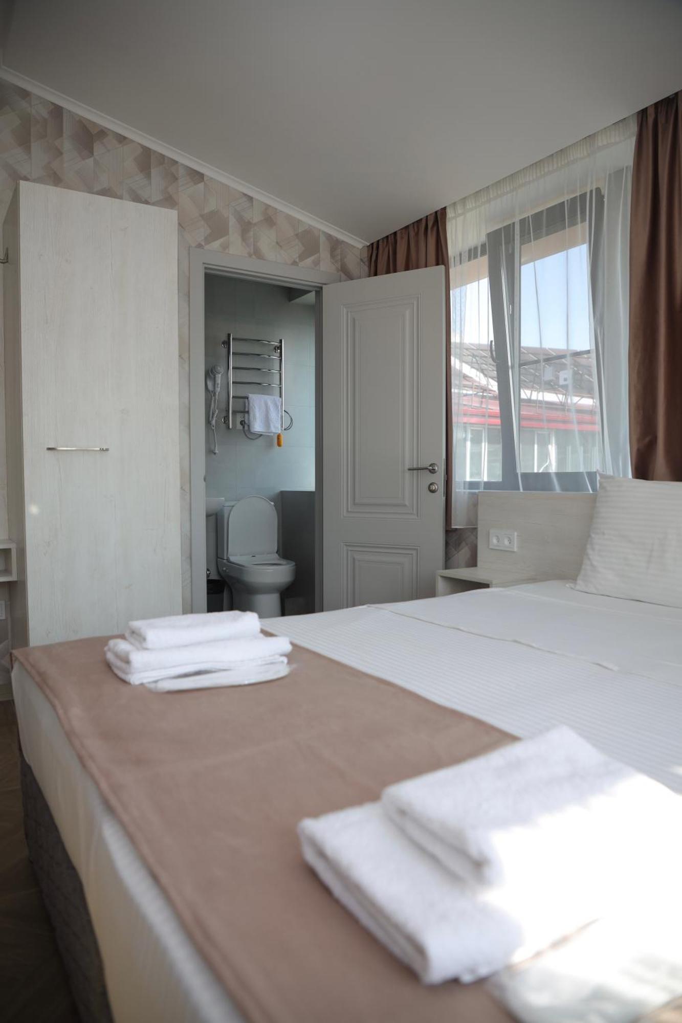 Chief Hotel Ґюмрі Екстер'єр фото