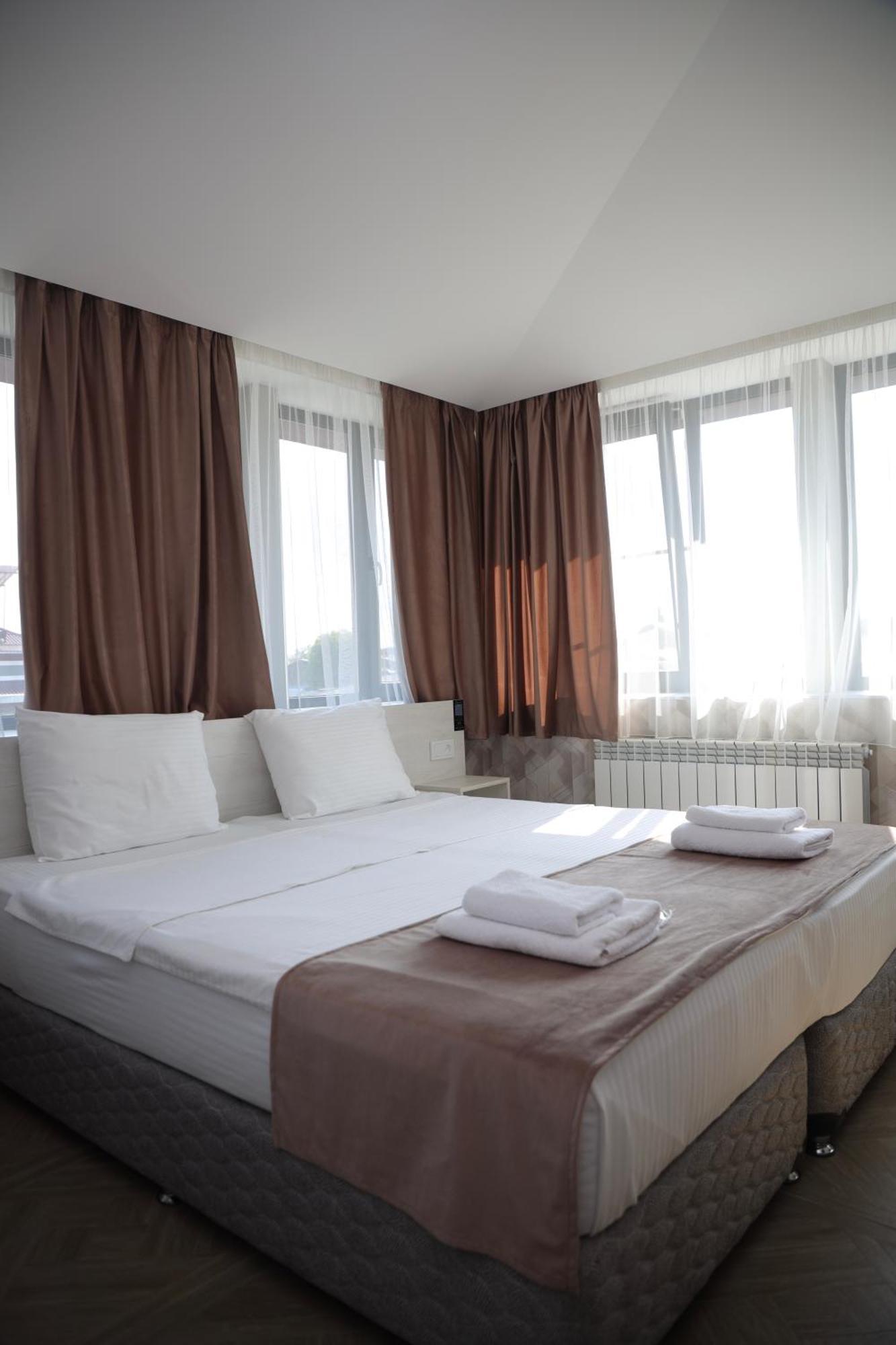 Chief Hotel Ґюмрі Екстер'єр фото