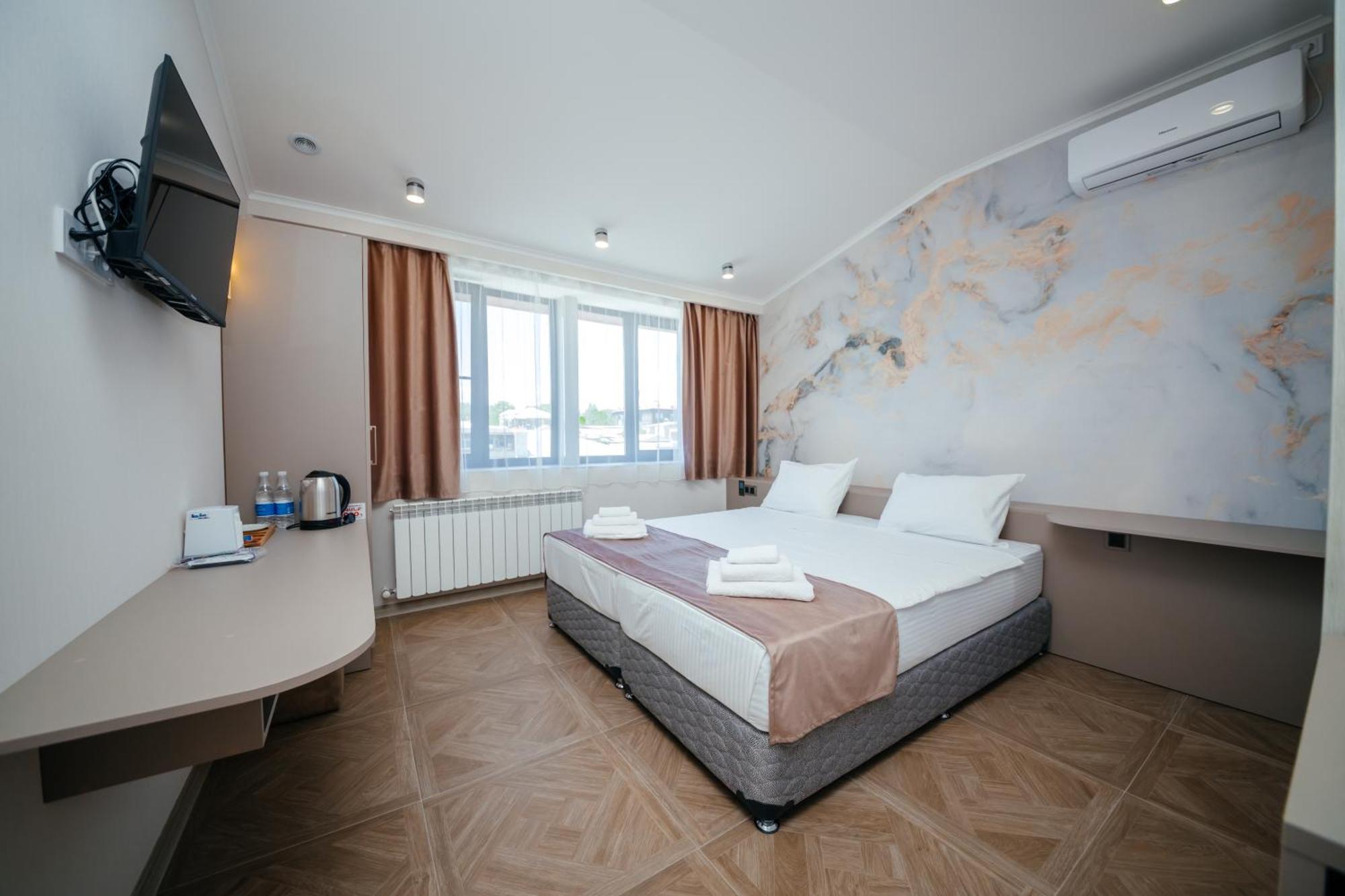 Chief Hotel Ґюмрі Екстер'єр фото