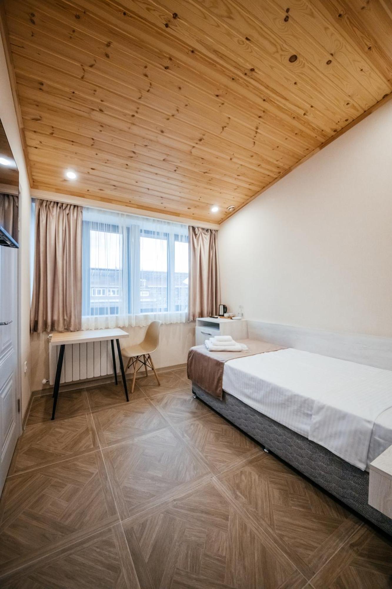 Chief Hotel Ґюмрі Екстер'єр фото
