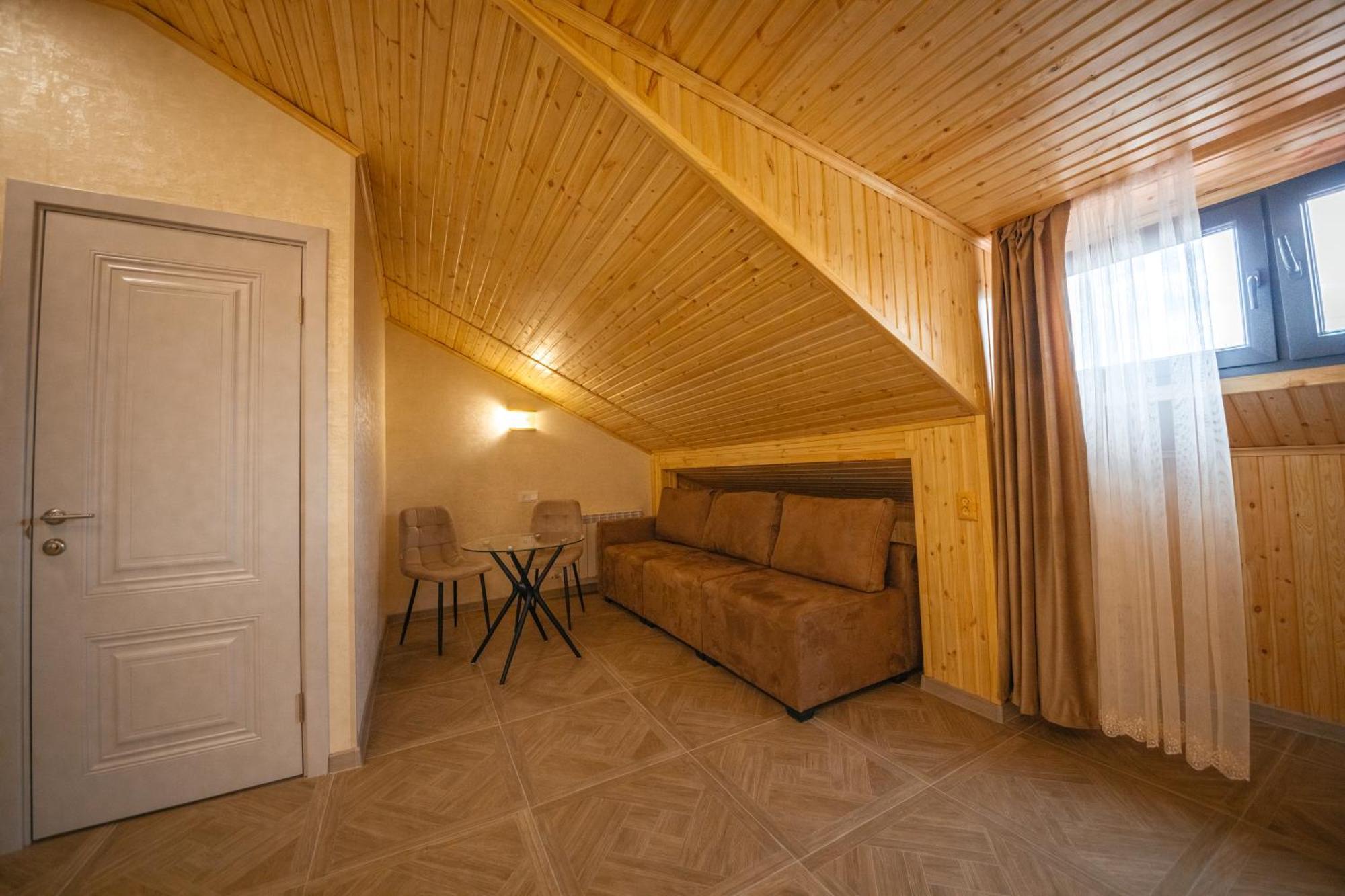 Chief Hotel Ґюмрі Екстер'єр фото
