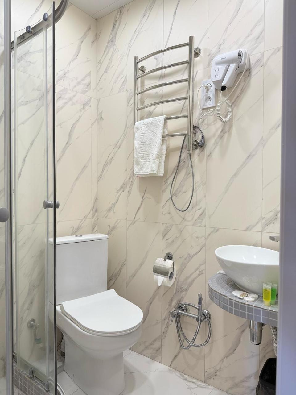 Chief Hotel Ґюмрі Екстер'єр фото