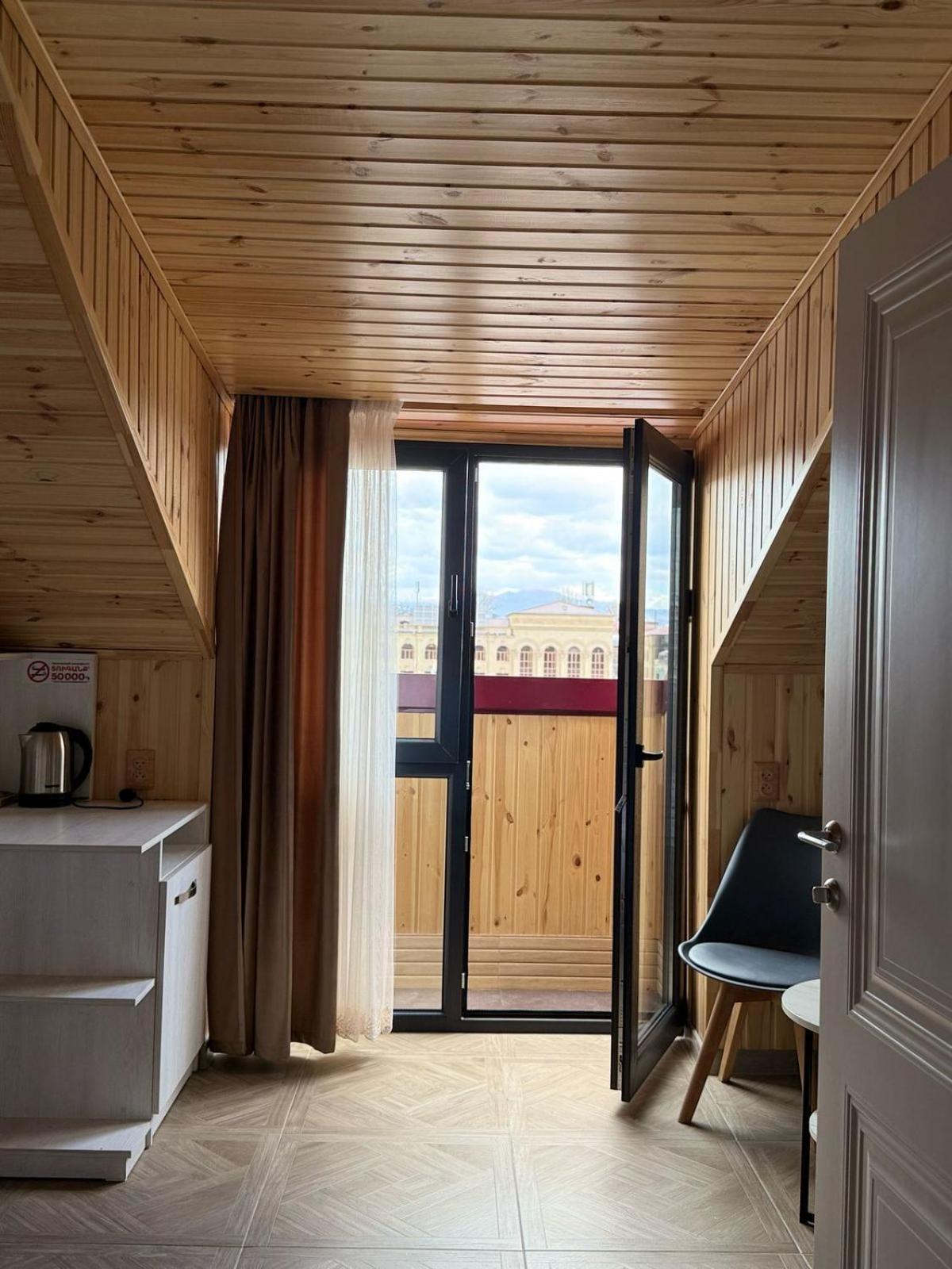 Chief Hotel Ґюмрі Екстер'єр фото