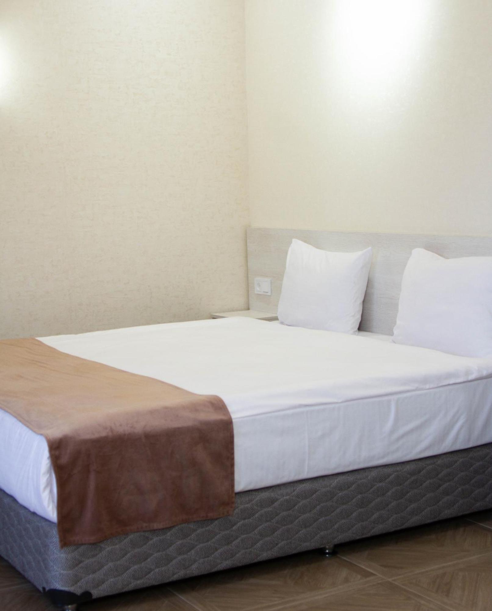 Chief Hotel Ґюмрі Екстер'єр фото